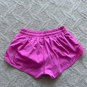 LULULEMON HOTTY HOT 2.5 SONIC PINK SHORTS